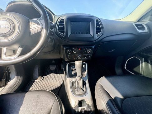 Used 2019 Jeep Compass Latitude w/ Popular Equipment Group AWD/4WD image 18