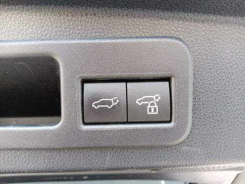 Used 2025 Toyota 4Runner TRD Off-Road Premium AWD/4WD image 29