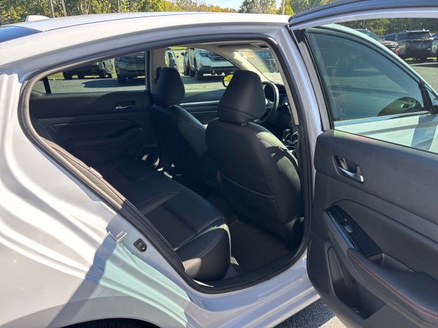 Used 2023 Nissan Altima 2.5 SR FWD image 40