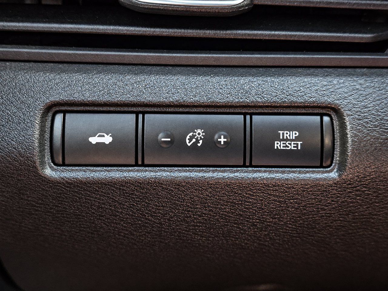 Used 2023 Nissan Altima 2.5 SR FWD image 23