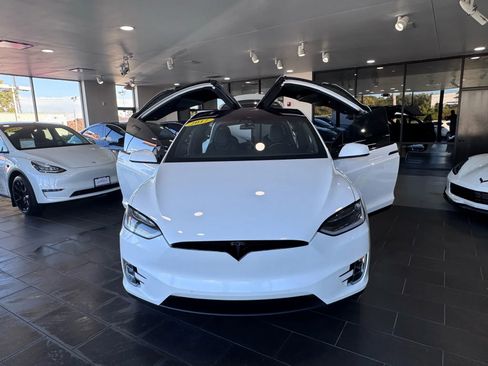 Used 2017 Tesla Model X 75D image 9