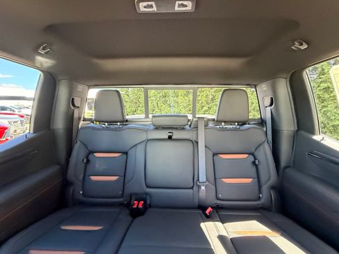 New 2026 GMC Sierra 1500 AT4 w/ AT4 Preferred Package AWD/4WD image 3