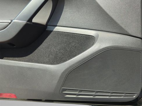 Used 2017 Volkswagen Golf R 4-Door image 44