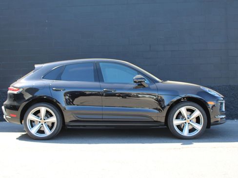 New 2025 Porsche Macan image 8