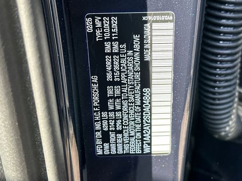 Used 2025 Porsche Cayenne image 29