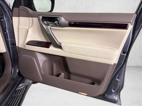 Used 2015 Lexus GX 460 w/ Premium Package AWD/4WD image 16