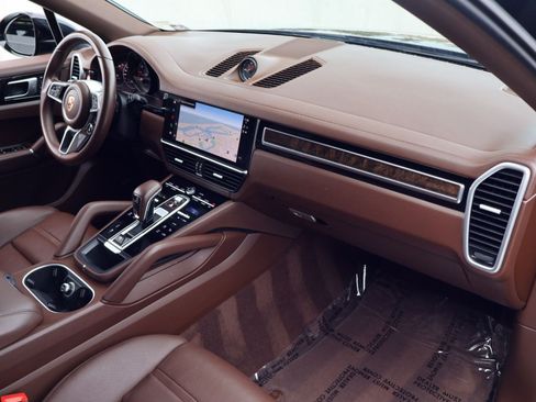 Certified 2023 Porsche Cayenne Platinum Edition AWD/4WD image 25