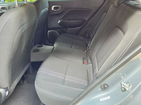 Used 2023 Hyundai Venue SEL FWD image 10