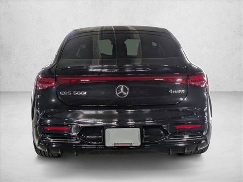 Certified 2022 Mercedes-Benz EQS 580 4MATIC Sedan image 9