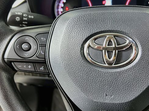 Used 2025 Toyota RAV4 XLE w/ Convenience Package FWD image 19