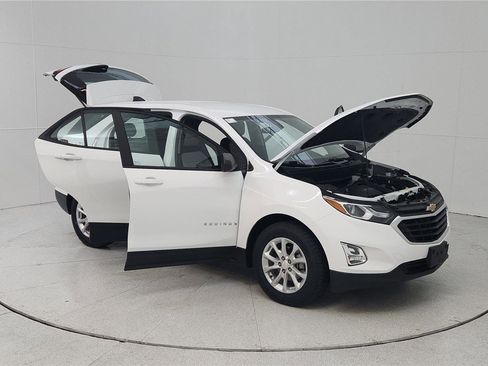 Used 2021 Chevrolet Equinox LS FWD image 9
