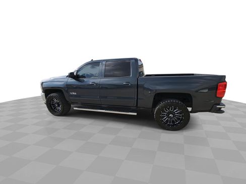 Used 2018 Chevrolet Silverado 1500 LT w/ LT Eassist Package RWD image 6