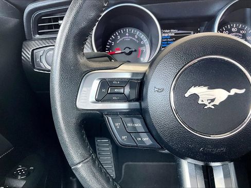 Used 2022 Ford Mustang Coupe RWD image 10