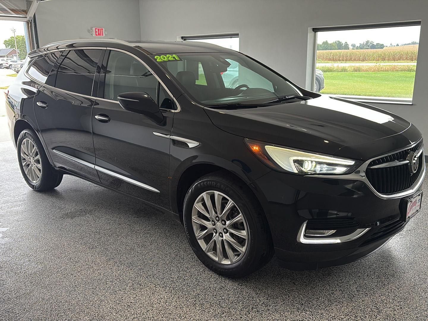 Used 2021 Buick Enclave Premium w/ Surround and Sites Package AWD/4WD image 5
