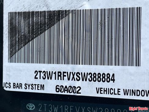 Certified 2025 Toyota RAV4 XLE FWD image 34