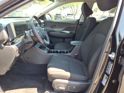 Certified 2025 Hyundai Kona SEL AWD/4WD image 11