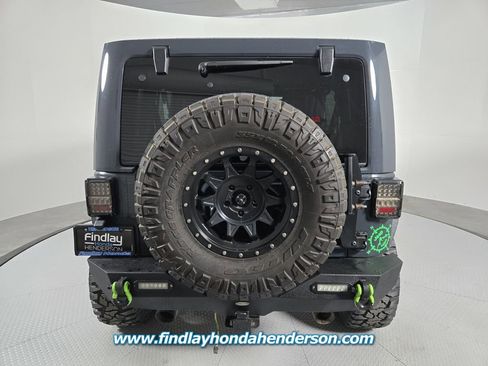 Used 2017 Jeep Wrangler Unlimited Sahara image 5