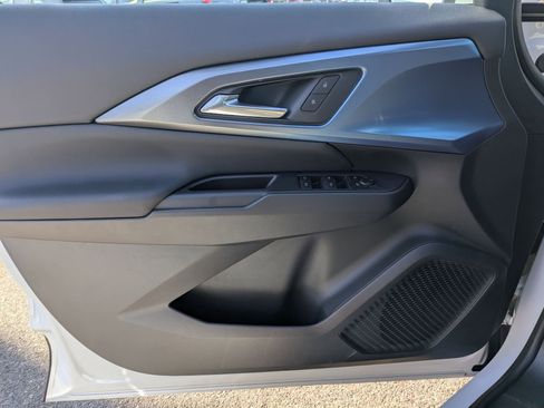 Used 2026 Chevrolet Equinox EV LT image 25