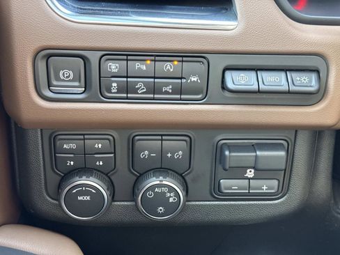 Used 2023 Chevrolet Tahoe High Country w/ Advanced Technology Package image 12