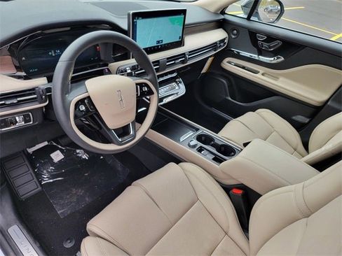 New 2026 Lincoln Corsair Reserve image 18