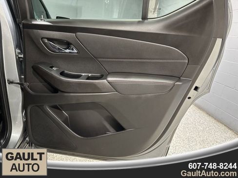 Used 2023 Chevrolet Traverse RS image 15