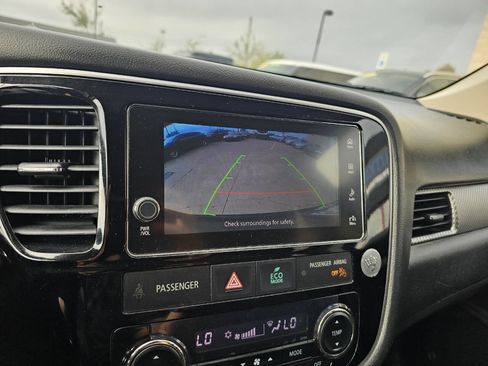 Used 2018 Mitsubishi Outlander SE image 9