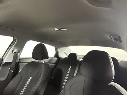 Used 2023 Hyundai Elantra SEL w/ Convenience Package FWD image 13