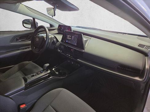 Used 2024 Toyota Prius LE FWD image 18
