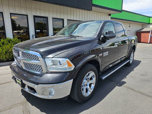 Used 2016 RAM 1500 Laramie w/ Convenience Group AWD/4WD image 2
