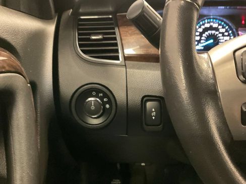 Used 2013 Ford Taurus Limited AWD/4WD image 15
