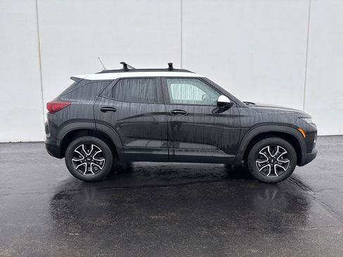 Used 2023 Chevrolet TrailBlazer ACTIV w/ Convenience Package image 2