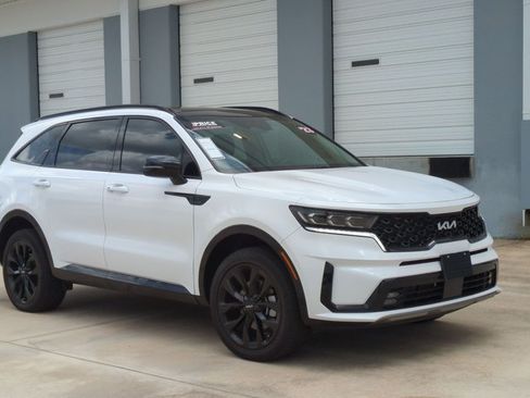 Used 2023 Kia Sorento SX AWD/4WD image 3