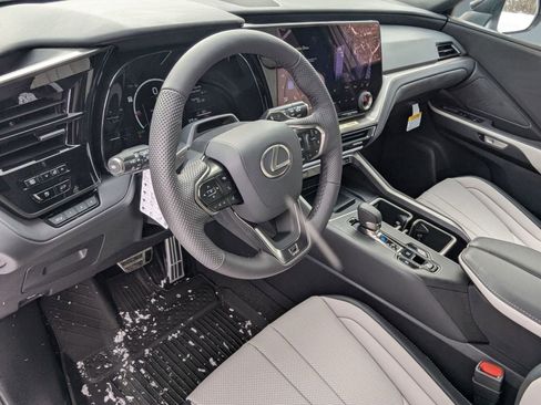 New 2026 Lexus TX 500h AWD image 4