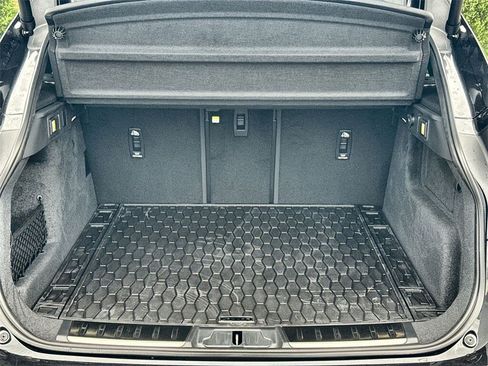 New 2026 Jaguar F-PACE R-Dynamic S image 18