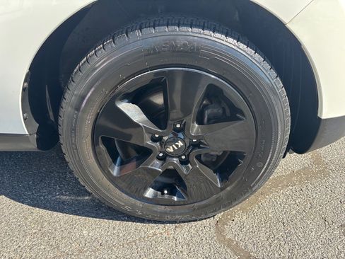 Used 2017 Kia Soul FWD image 9