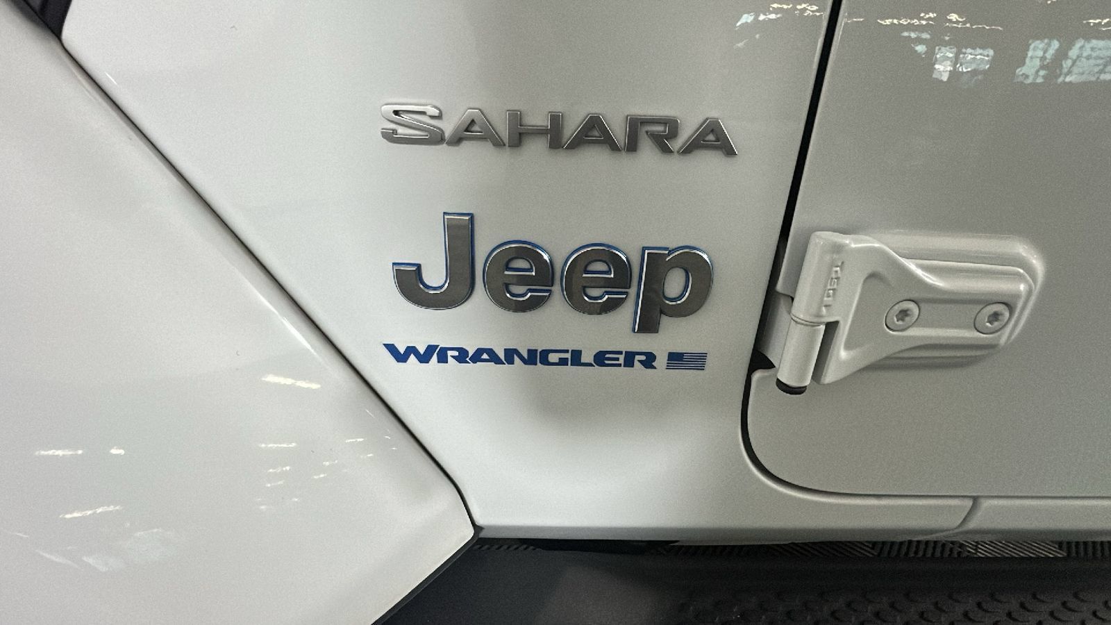 Used 2023 Jeep Wrangler Unlimited Sahara w/ Cold Weather Group AWD/4WD image 11