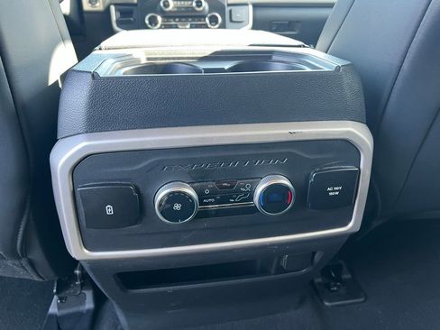 Used 2024 Ford Expedition XLT AWD/4WD image 20