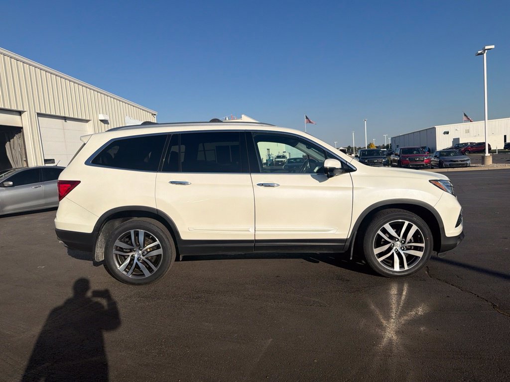 Used 2017 Honda Pilot Touring image 9