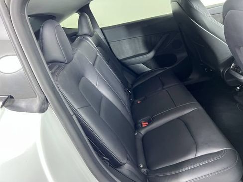 Used 2022 Tesla Model Y Long Range AWD/4WD image 26