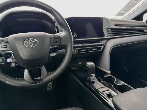 Used 2025 Toyota Camry SE w/ Convenience Package FWD image 32