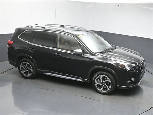 Used 2022 Subaru Forester Touring image 43