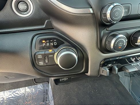 Used 2024 RAM 2500 Big Horn w/ Bed Utility Group image 31