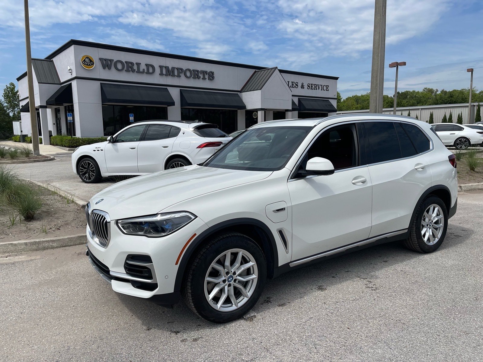 Used 2023 BMW X5 xDrive45e w/ Executive Package AWD/4WD image 52
