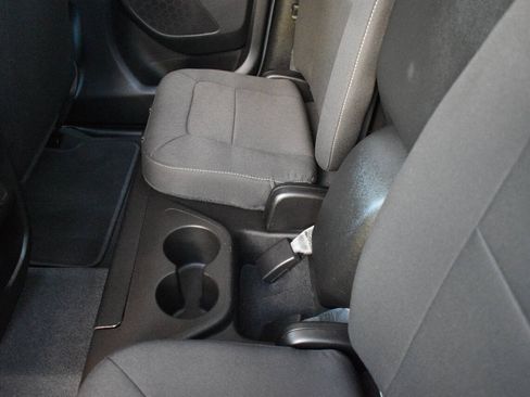 Used 2021 Chevrolet Colorado LT w/ Safety Package RWD image 12