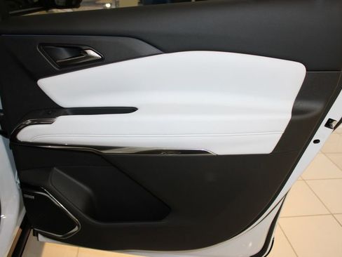 New 2026 Chevrolet Traverse High Country w/ LPO, Floor Liner Package image 25