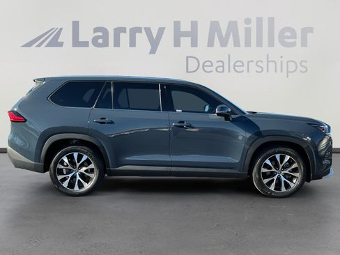 Used 2024 Toyota Grand Highlander AWD Hybrid image 6