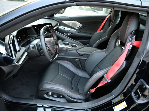 Used 2026 Chevrolet Corvette Z06 RWD image 17
