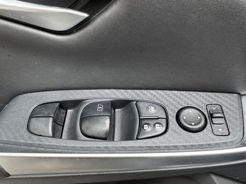 Used 2025 Nissan Sentra SR w/ SR Premium Package FWD image 5
