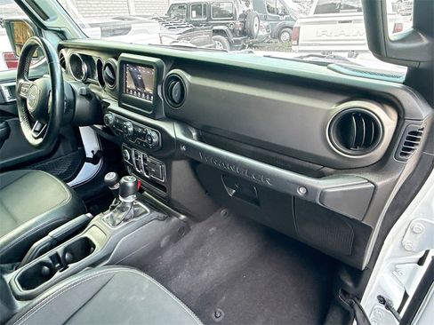 Used 2021 Jeep Wrangler Unlimited Freedom Edition image 32
