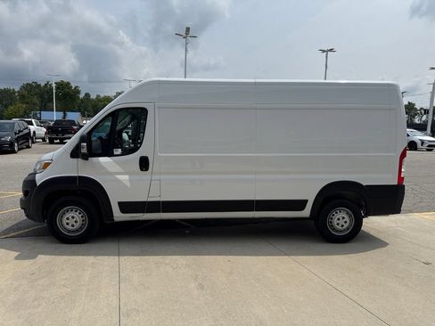 Used 2025 RAM ProMaster 2500 w/ Convenience Group FWD image 9